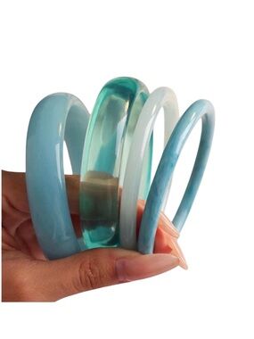 RESTOCKING SOON🔥🔥🆕4pc Shades of Blue Bangle Bracelets